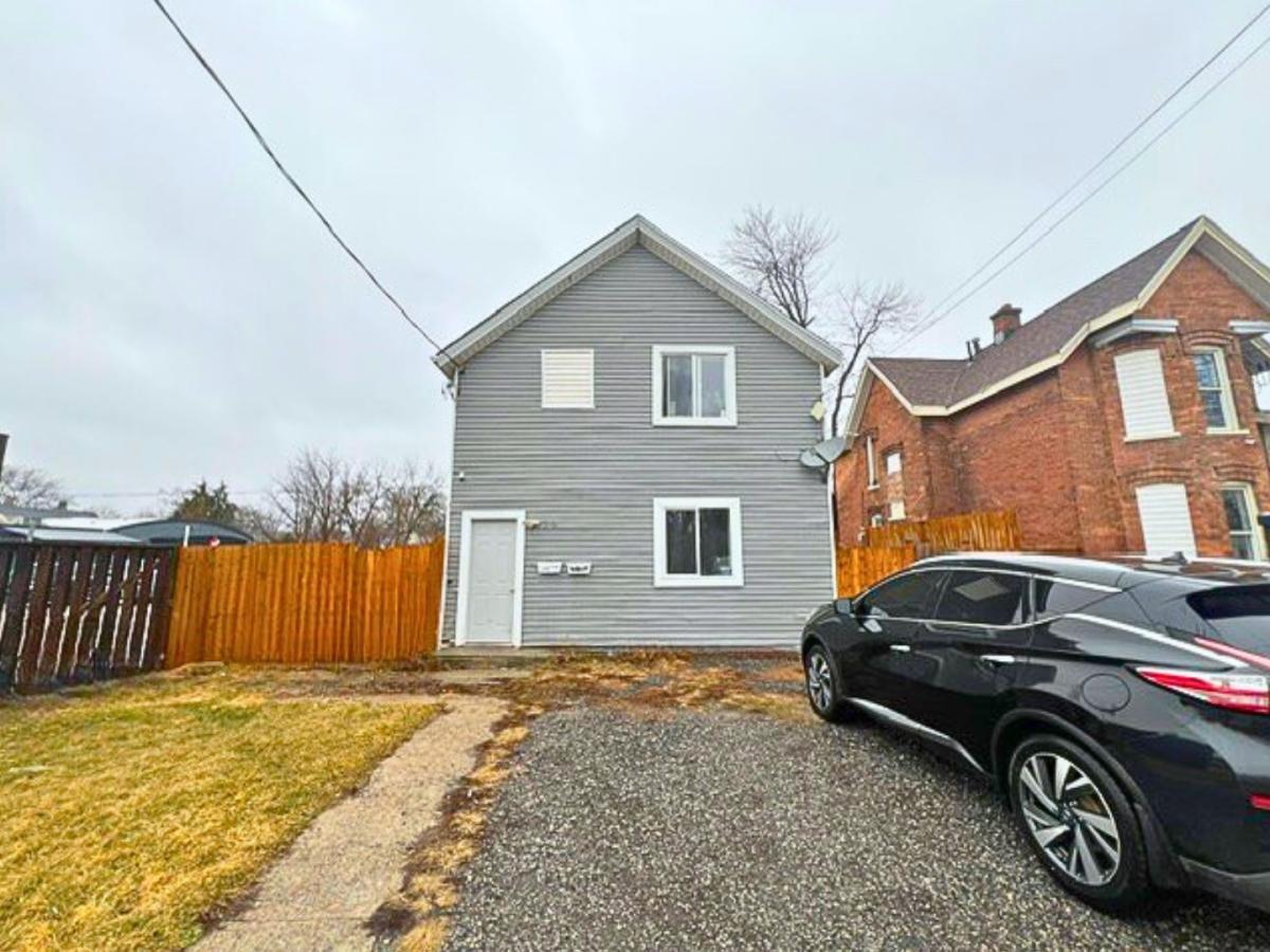129 Colborne Street – Upper Chatham ON N7M 3L8